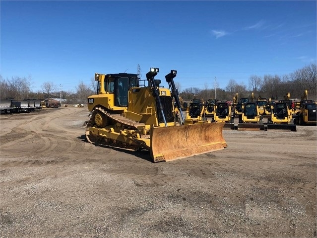 Dozers/tracks Caterpillar D8T