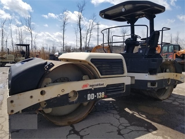 Compactadora Vibratoria Ingersoll-rand DD138HFA