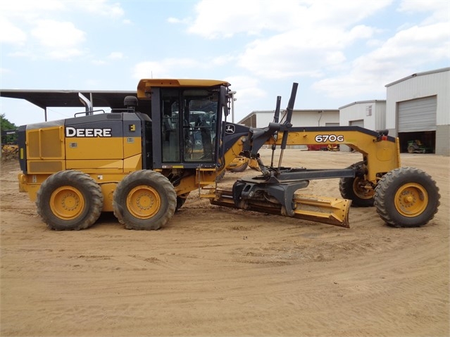 Motoconformadoras Deere 670G en venta, usada Ref.: 1561673555447361 No. 2