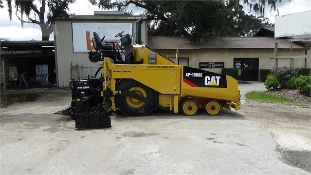 Pavers Caterpillar AP-1000E