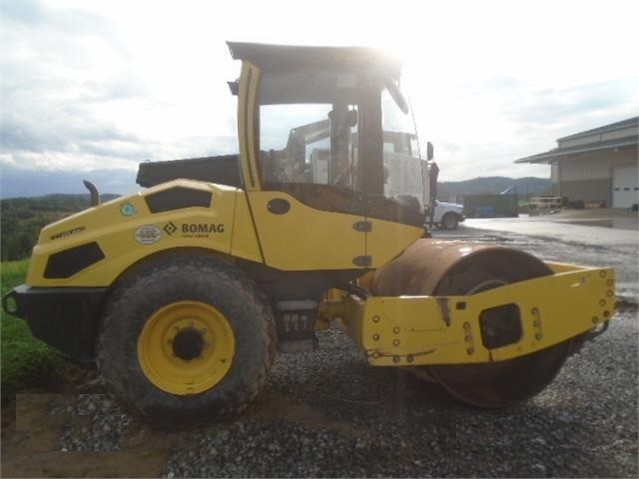 Compactadora Vibratoria Bomag BW177D