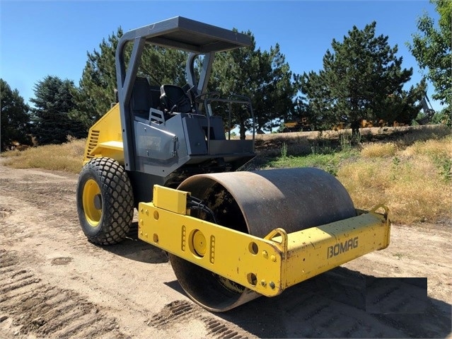 Compactadora Vibratoria Bomag BW177D