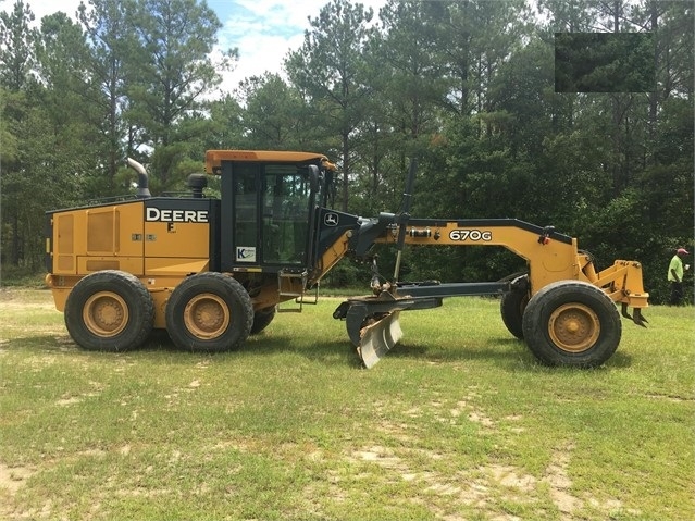 Motoconformadoras Deere 670G usada a buen precio Ref.: 1564697907423665 No. 2