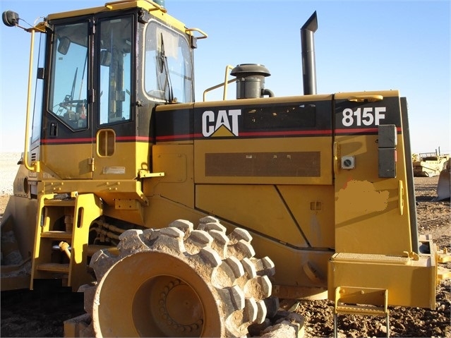 Compactadoras Suelos Y Rellenos Caterpillar 815F de segunda mano Ref.: 1565296682290807 No. 3