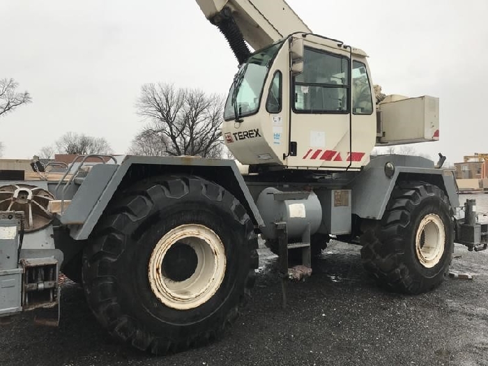 Cranes Terex RT335