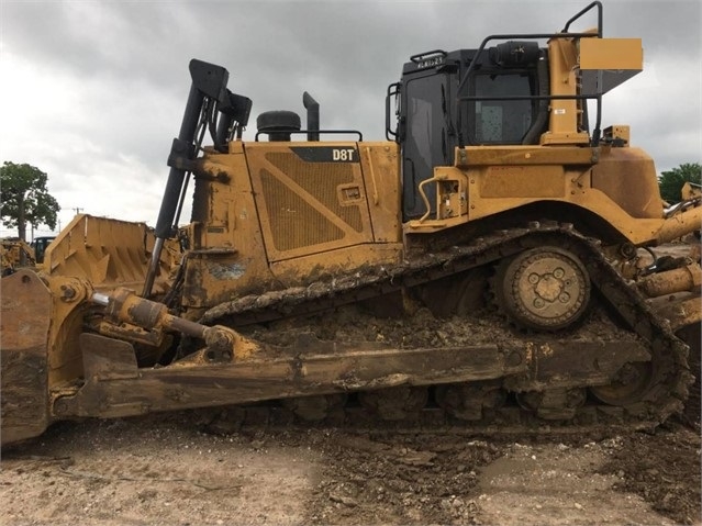 Dozers/tracks Caterpillar D8T