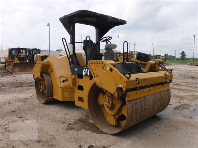 Compactadora Vibratoria Caterpillar CB64 de segunda mano Ref.: 1567906459331636 No. 2