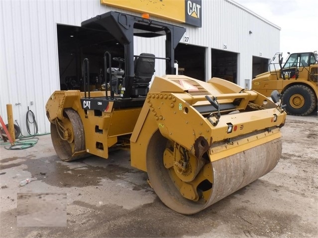 Compactadora Vibratoria Caterpillar CB64 de segunda mano Ref.: 1567906459331636 No. 4