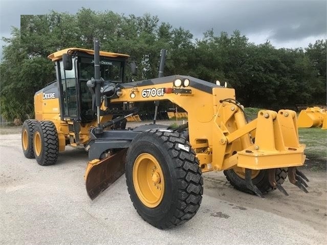 Motoconformadoras Deere 670G