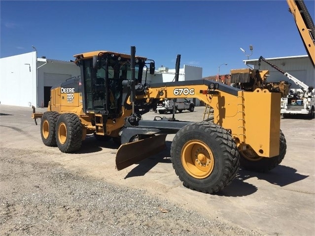 Motoconformadoras Deere 670G