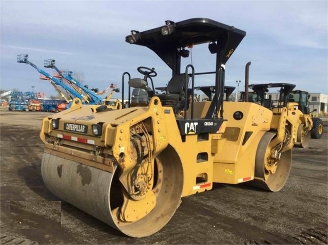 Compactadora Vibratoria Caterpillar CB-534D