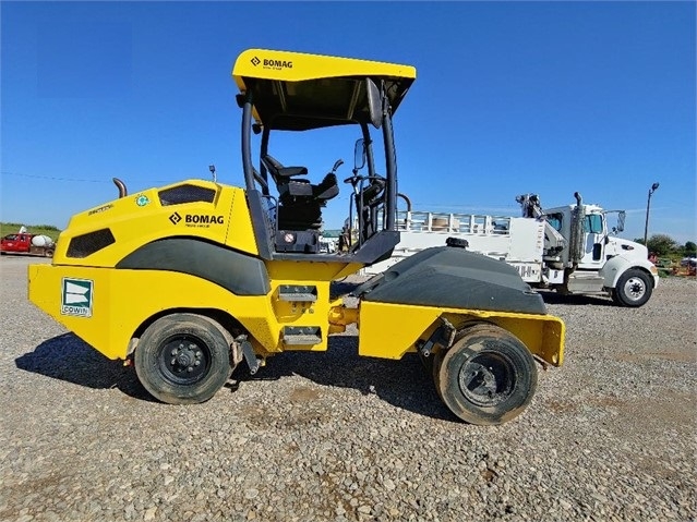 Compactadora Con Llantas Bomag BW11RH de segunda mano en venta Ref.: 1569944487907157 No. 3