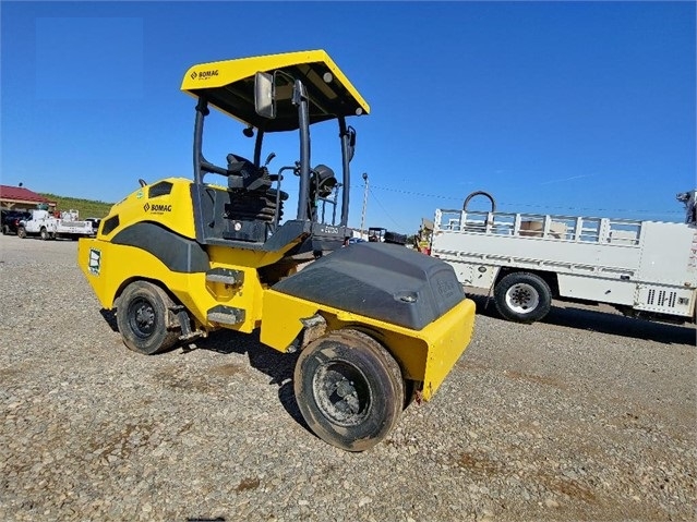 Compactadora Con Llantas Bomag BW11RH de segunda mano en venta Ref.: 1569944487907157 No. 4