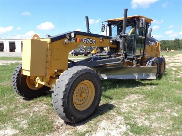 Motoconformadoras Deere 670G