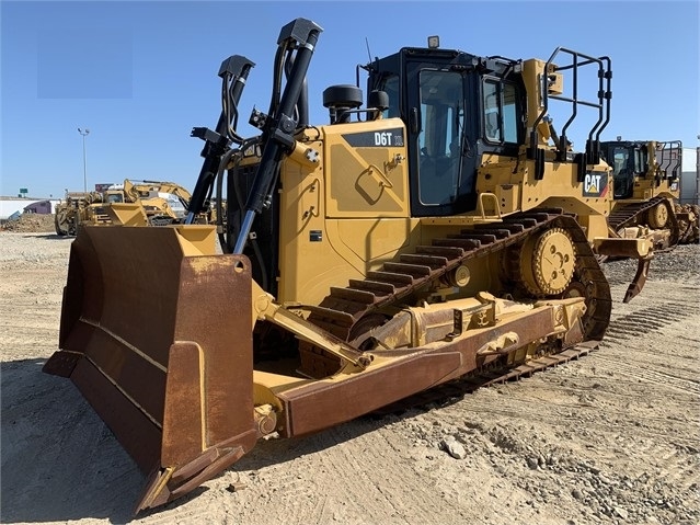 Dozers/tracks Caterpillar D6T