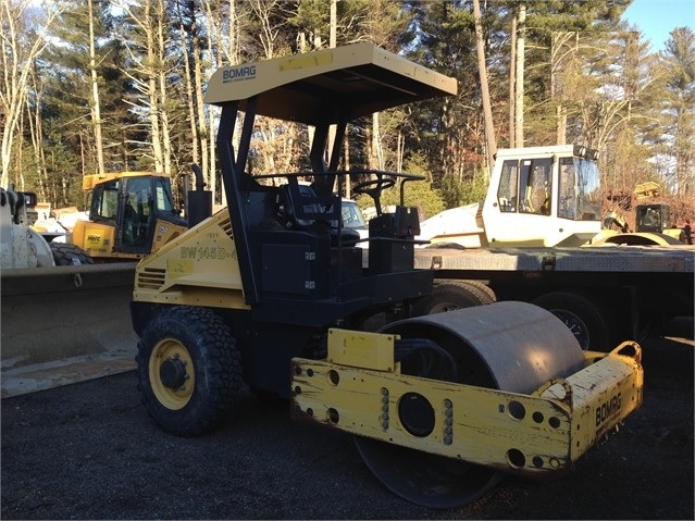 Compactadora Vibratoria Bomag BW145D