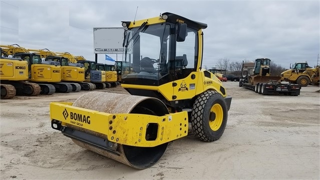 Compactadora Vibratoria Bomag BW177D