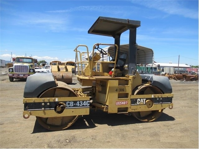 Compactadora Vibratoria Caterpillar CB-434C