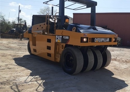 Compactadora Con Llantas Caterpillar PS-300B importada en buenas  Ref.: 1580942272504678 No. 4