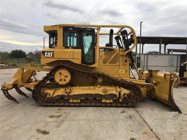 Dozers/tracks Caterpillar D6T