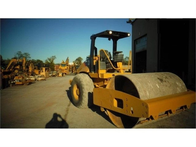 Compactadora Vibratoria Caterpillar CS-563E de segunda mano a la  Ref.: 1581725921166811 No. 2