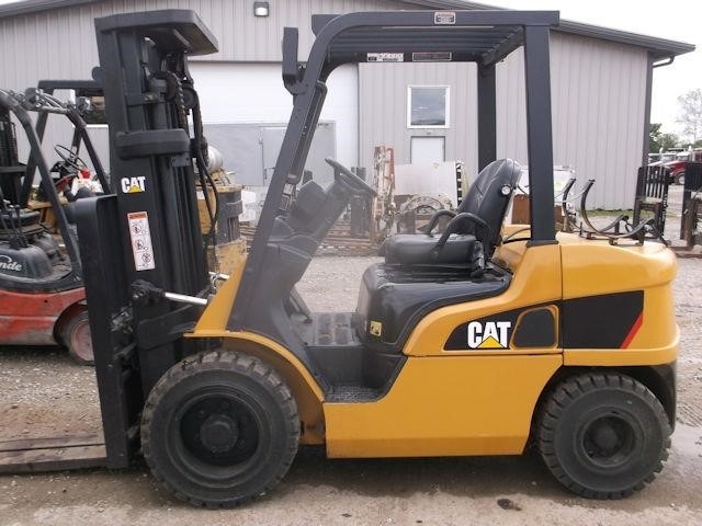 Freightelevator Caterpillar 2P6000