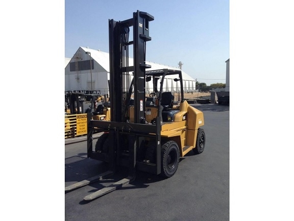 Freightelevator Caterpillar DP70