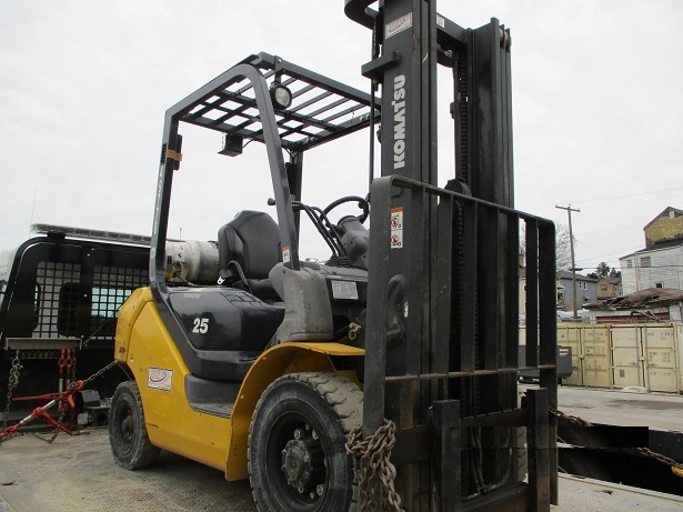 Montacargas Komatsu AFG25T