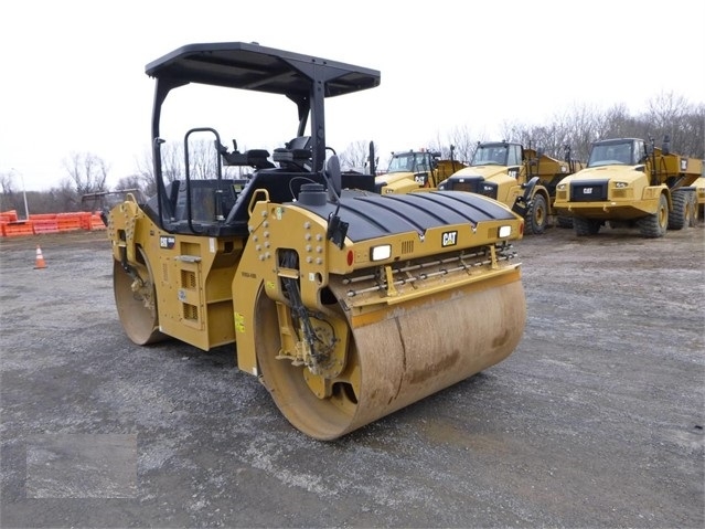 Compactadora Vibratoria Caterpillar CB64 usada a buen precio Ref.: 1583973865275551 No. 3