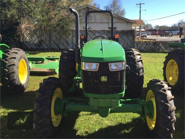 Agricultura Maquinas Deere 5055E de segunda mano a la venta Ref.: 1590516734617422 No. 3