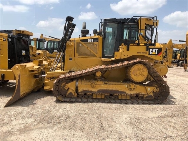 Tractores Sobre Orugas Caterpillar D6T usada a buen precio Ref.: 1594335605890408 No. 3