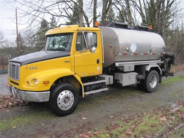 Asphalt Distributor Truck Bear Cat BEARCAT