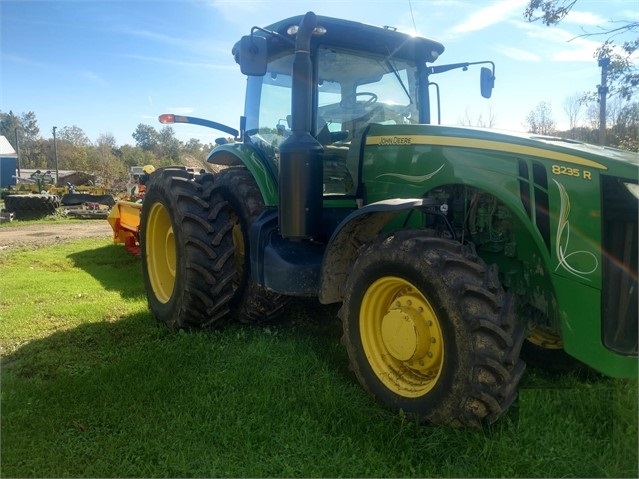 Agricultura Maquinas Deere 8235R seminueva en venta Ref.: 1595612494507871 No. 3