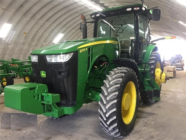 Agricultura Maquinas Deere 8235R