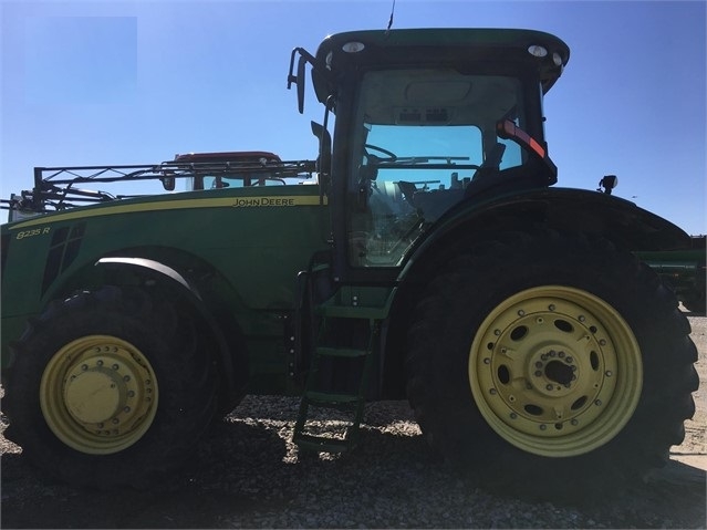 Agricultura Maquinas Deere 8235R en venta, usada Ref.: 1595626186521622 No. 2