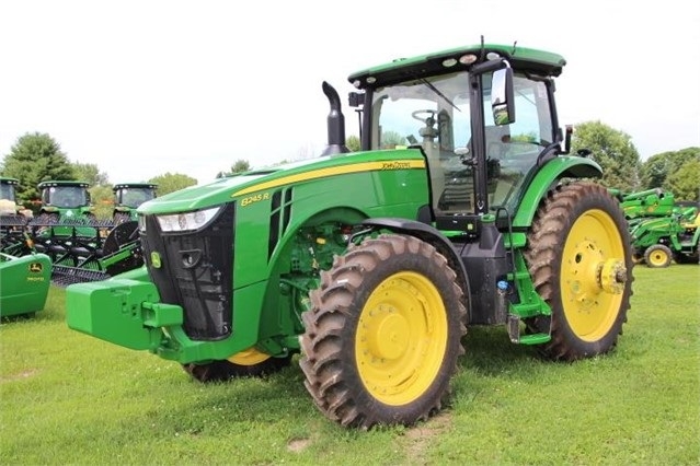 Agricultura Maquinas Deere 8245R de segunda mano en venta Ref.: 1595968356448005 No. 2