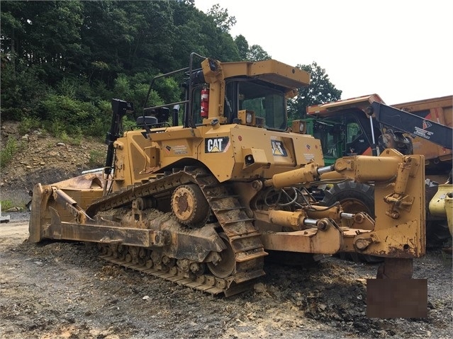 Dozers/tracks Caterpillar D8T