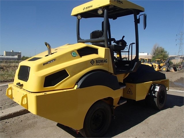 Compactadora Con Llantas Bomag BW11RH importada de segunda mano Ref.: 1602105088475204 No. 4