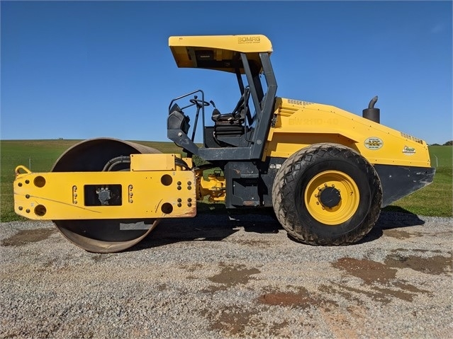 Compactadora Vibratoria Bomag BW211D