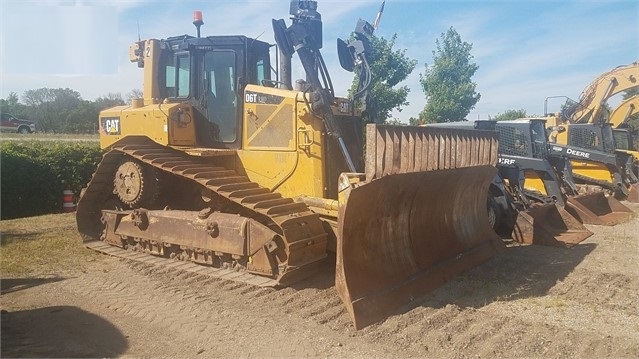 Dozers/tracks Caterpillar D6T