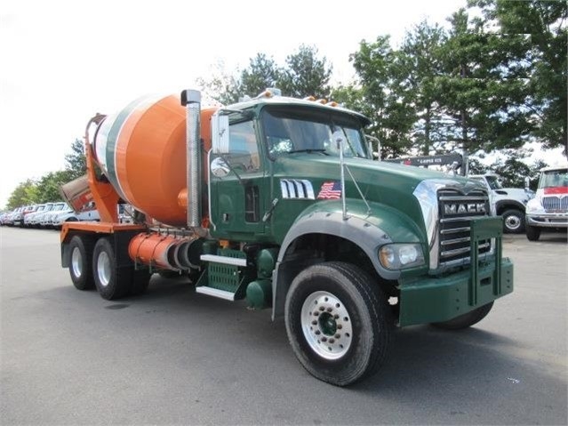 Mezcladoras De Concreto Mack GU713 de medio uso en venta Ref.: 1611777333762399 No. 2