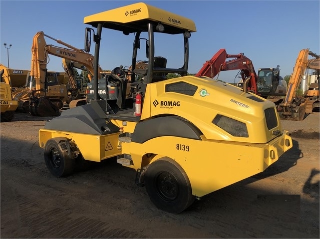 Compactadora Con Llantas Bomag BW11RH seminueva en venta Ref.: 1613766345509693 No. 2