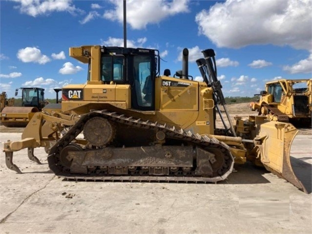 Dozers/tracks Caterpillar D6T