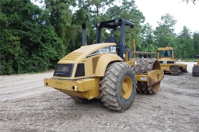 Compactadora Vibratoria Caterpillar CS-563E en venta, usada Ref.: 1619025694958460 No. 4