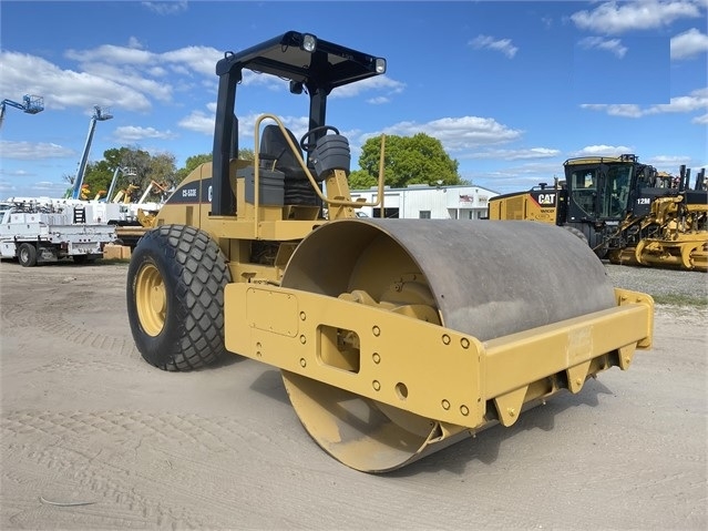 Compactadora Vibratoria Caterpillar CS-533E