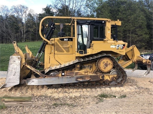 Dozers/tracks Caterpillar D6T