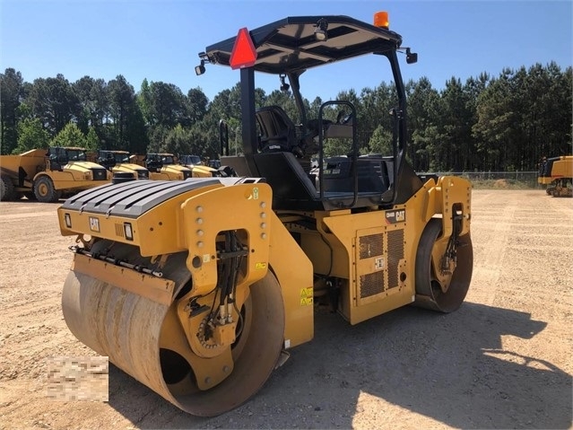 Compactadora Vibratoria Caterpillar CB64 usada en buen estado Ref.: 1620088169140291 No. 3