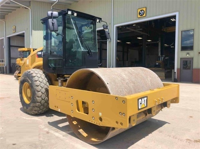 Compactadora Vibratoria Caterpillar CS56