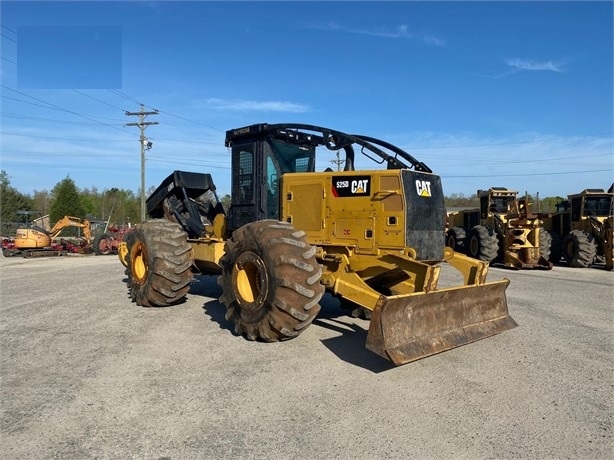 Forest Machines Caterpillar 525D