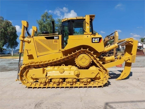 Dozers/tracks Caterpillar D8T